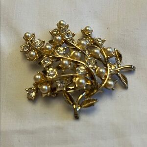 Gold Pearl & Crystal Floral Brooch - Elegant Women's Jewelry